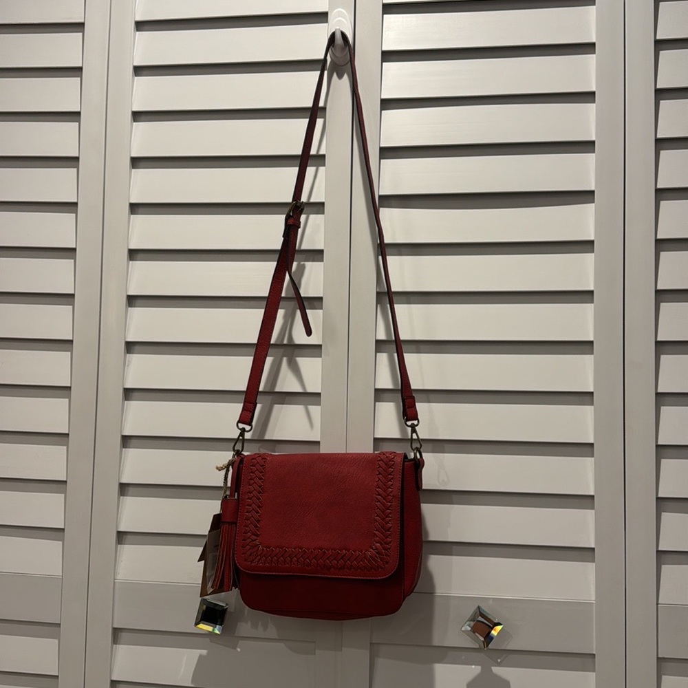 Ampere Creations NWT Vegan Leather Crossbody with Tassel and adjustable Strap.